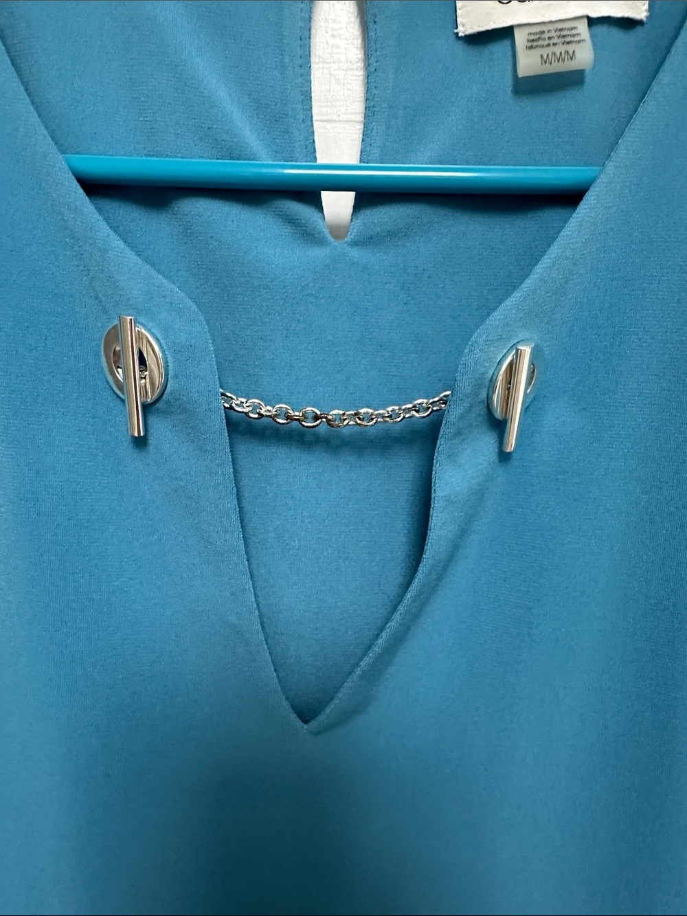 Calvin Klein Teal V-Neck Sleeveless Top with Chain Accent - Picture 3 of 5